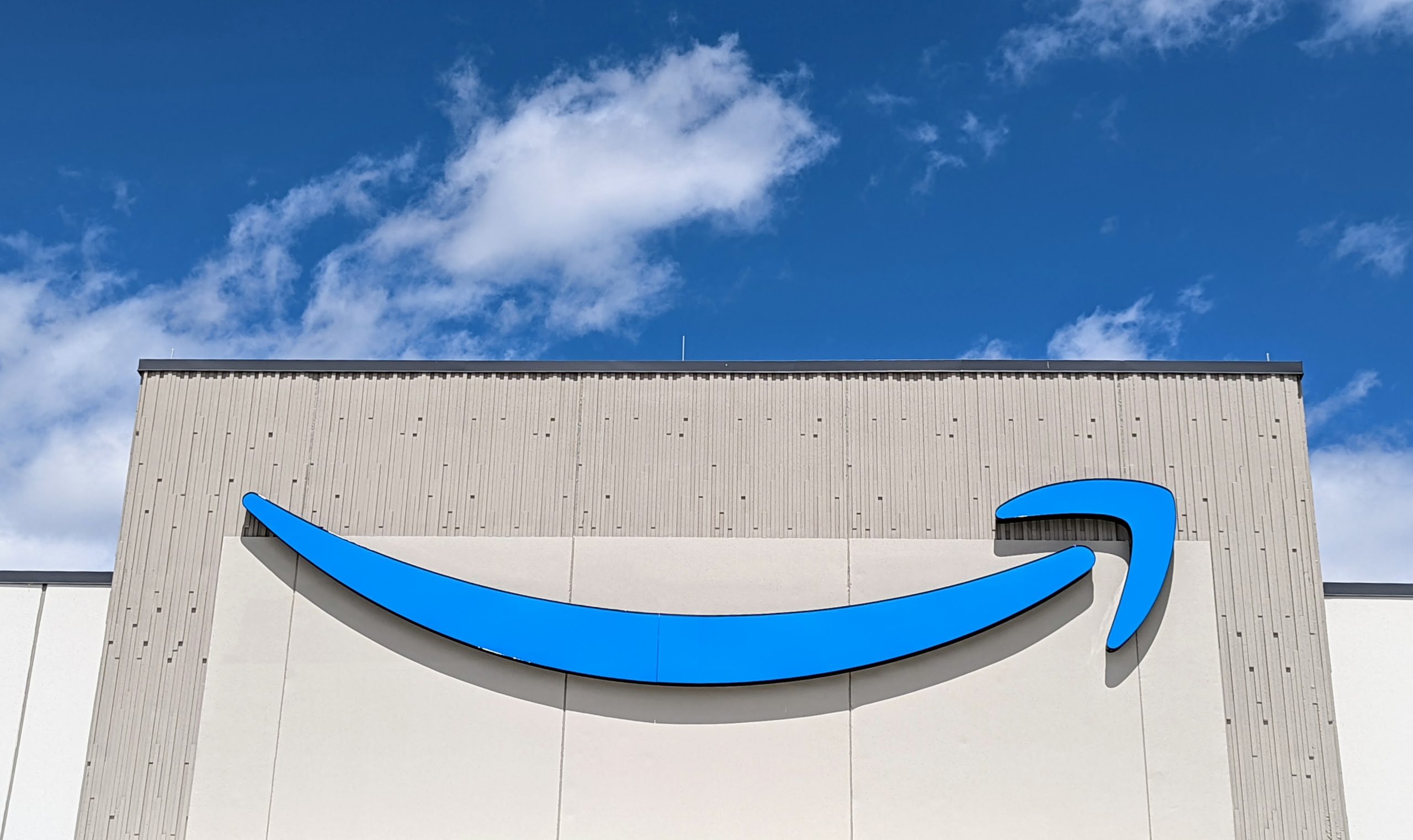 Preview Pendapatan Amazon: Kesepakatan AI Besar dan Belanja $200 Miliar