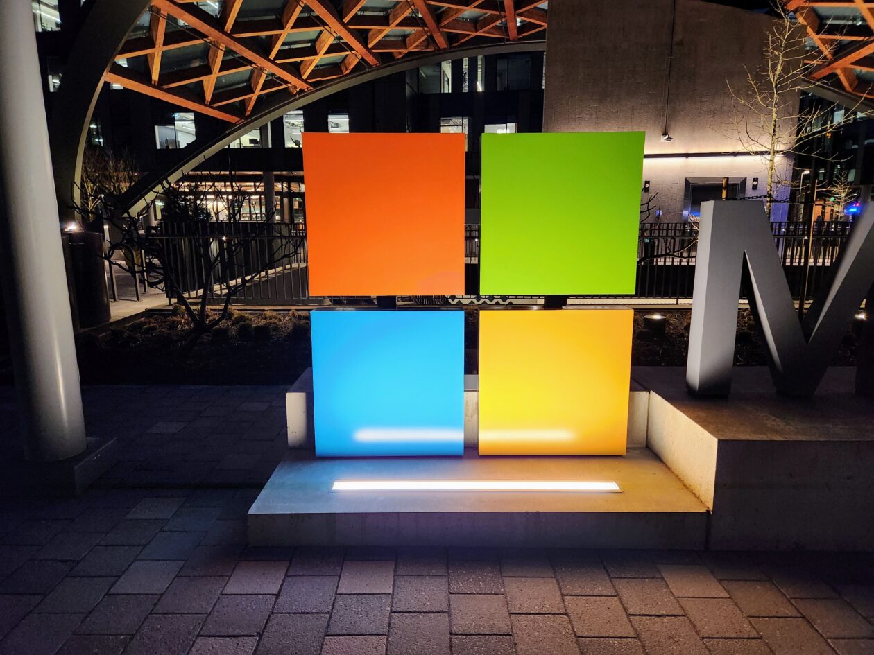 Microsoft PHK 4.800 Karyawan, Revitalisasi Salesforce dan Xbox